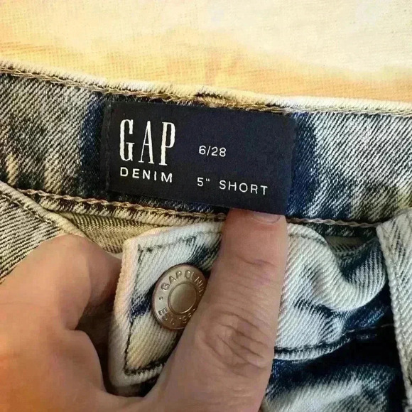 Gap Women’s Acid Wash Cutoff 5” Shorts High Rise Size 6 / 28 - Picture 2 of 8